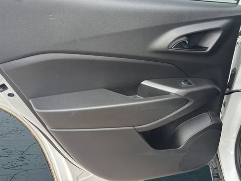 Used 2025 Chevrolet Trax RS w/ Driver Confidence Package image 14