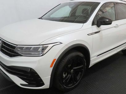 Certified 2024 Volkswagen Tiguan SE R-Line