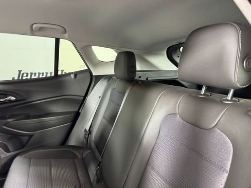 Used 2025 Chevrolet Trax LT image 24