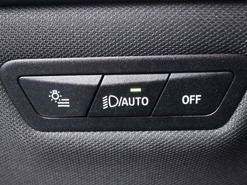 Used 2023 BMW iX xDrive50 w/ Premium Package image 19