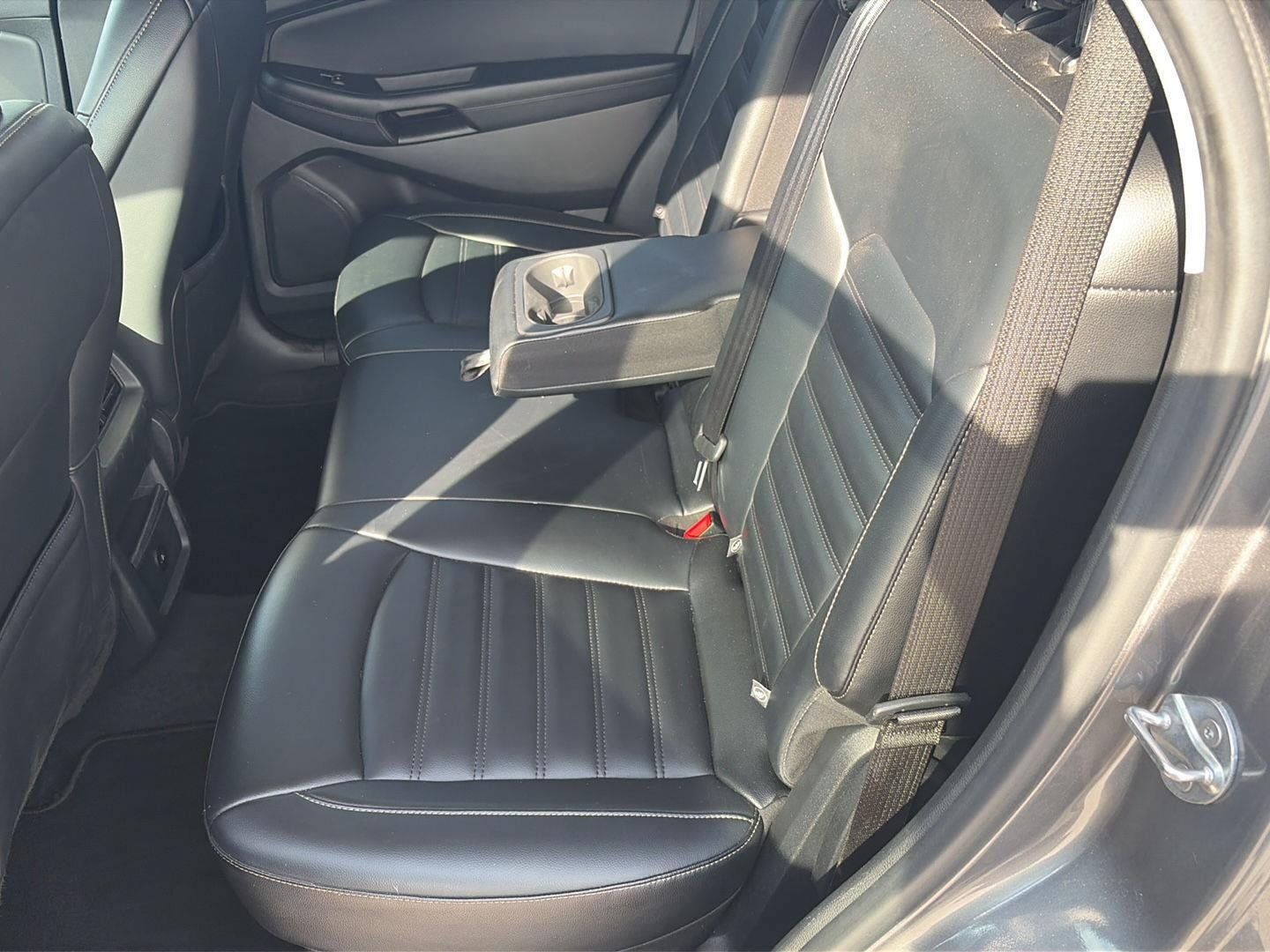 Used 2024 Ford Edge SEL AWD/4WD image 13