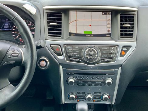 Used 2020 Nissan Pathfinder SL AWD/4WD image 40