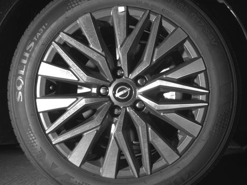Used 2025 Nissan Altima 2.5 SV FWD image 13