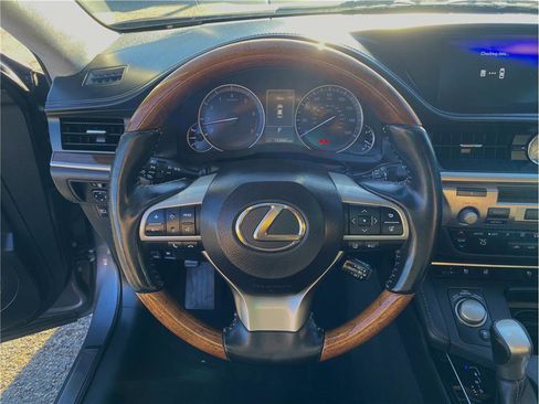 Used 2017 Lexus ES 350 image 12