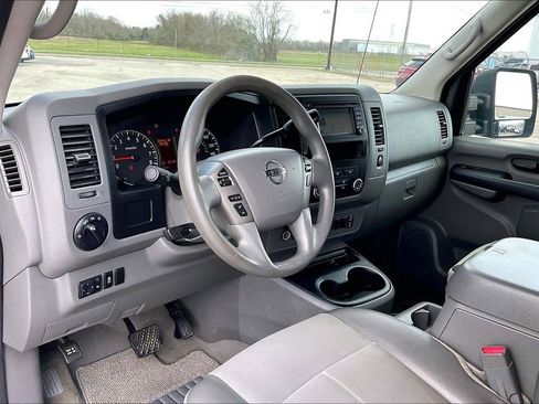 Used 2016 Nissan NV 3500 SV w/ SV Technology Package image 12
