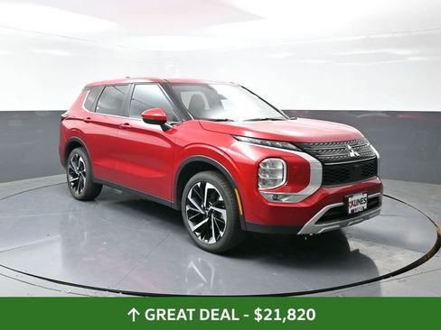 Used 2024 Mitsubishi Outlander SE image 5