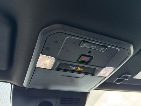 Used 2025 Toyota Tacoma TRD Sport image 18