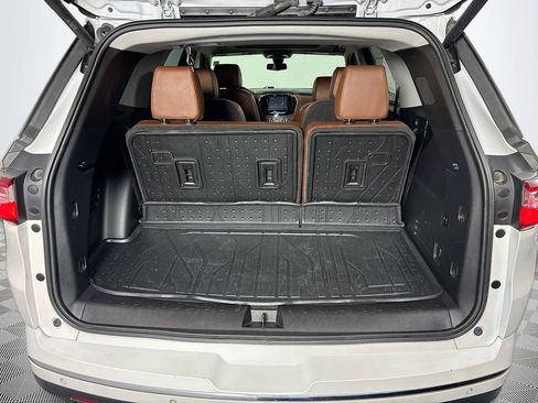 Used 2020 Chevrolet Traverse High Country w/ LPO, Floor Liner Package FWD image 27