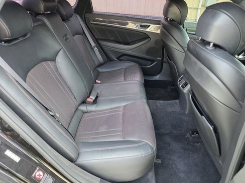 Used 2018 Genesis G80 3.3T Sport RWD image 15