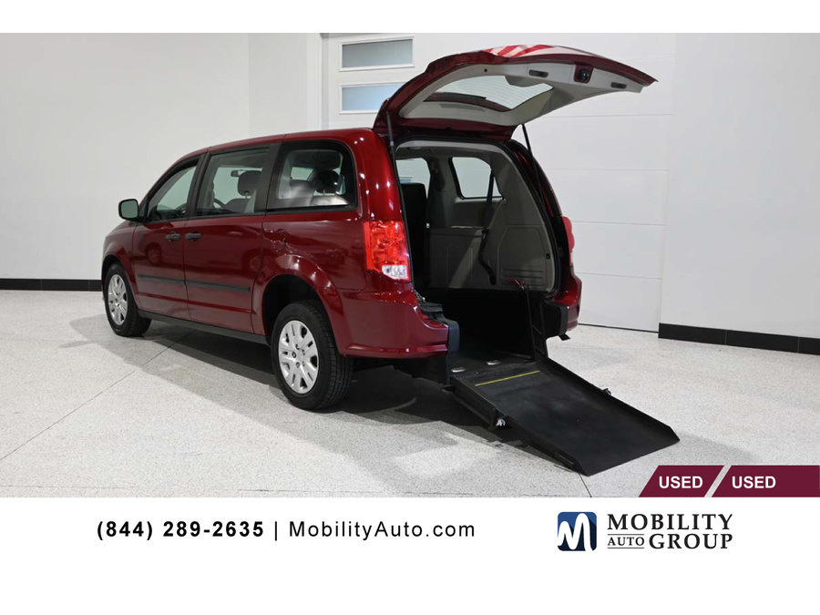 Used 2015 Dodge Grand Caravan American Value Package FWD image 1