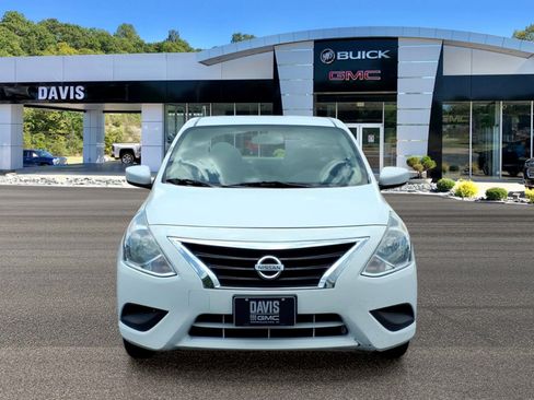 Used 2019 Nissan Versa SV FWD image 2