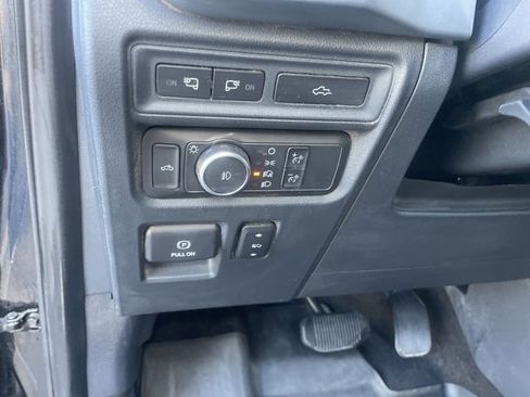 Used 2022 Ford F150 Lariat image 29