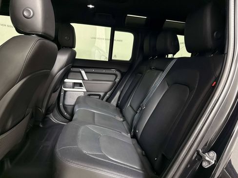 Used 2024 Land Rover Defender 110 X-Dynamic SE AWD/4WD image 13