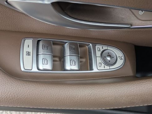Used 2019 Mercedes-Benz E 300 image 22