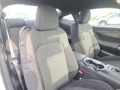 Certified 2025 Ford Mustang Coupe image 12