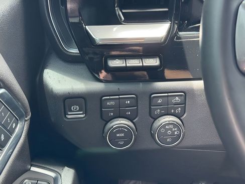 Used 2025 Chevrolet Silverado 3500 High Country w/ High Country Premium Package AWD/4WD image 23