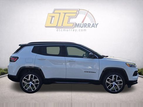 Used 2024 Jeep Compass Limited w/ Elite Group AWD/4WD image 4