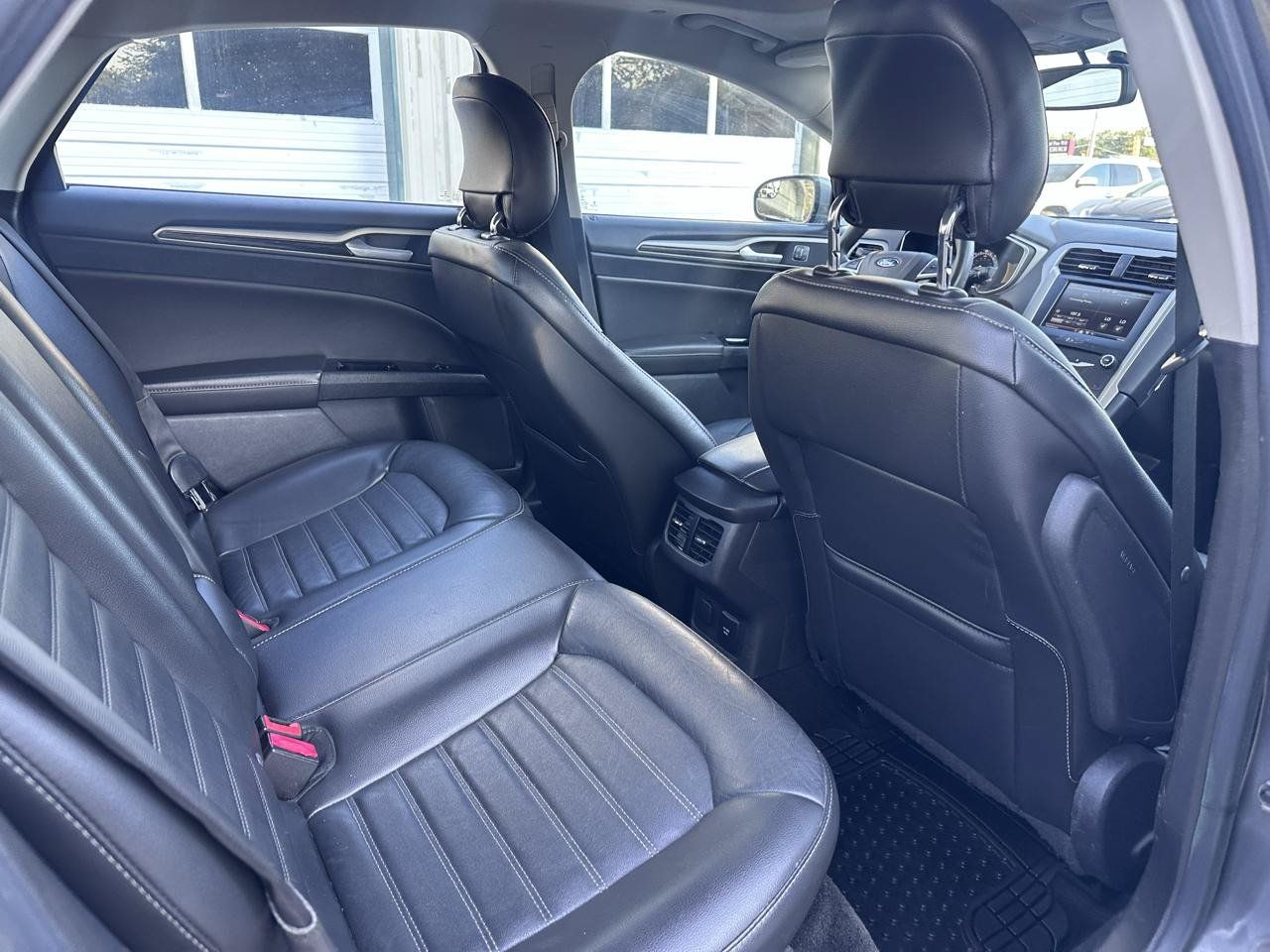 Used 2014 Ford Fusion SE w/ Equipment Group 502A FWD image 26