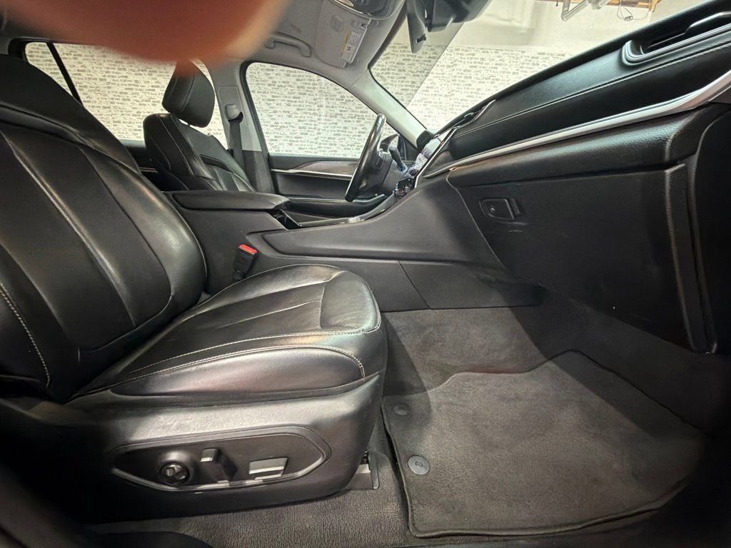 Used 2021 Jeep Grand Cherokee L Limited AWD/4WD image 12