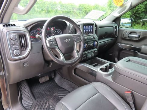 Certified 2021 Chevrolet Silverado 1500 LT Trail Boss w/ LT Trail Boss Premium Package AWD/4WD image 26