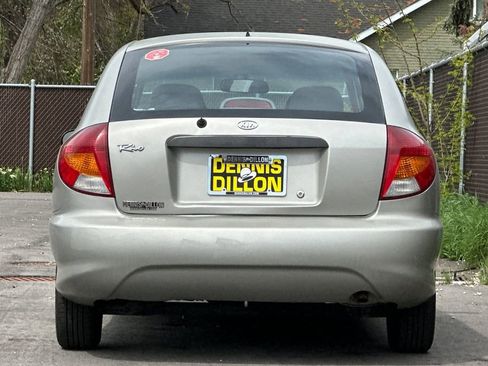 Used 2002 Kia Rio Cinco FWD image 5