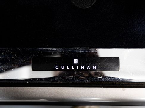 Used 2020 Rolls-Royce Cullinan image 19