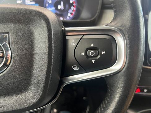 Used 2019 Volvo XC40 T5 Inscription image 29