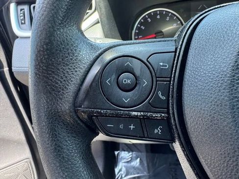 Used 2021 Toyota RAV4 LE FWD image 21