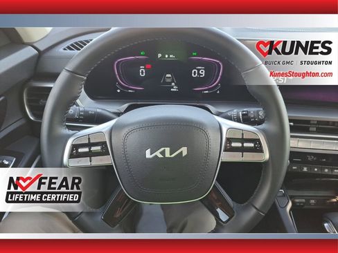 Used 2025 Kia Telluride S image 14