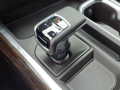 New 2026 GMC Sierra 1500 Elevation image 11