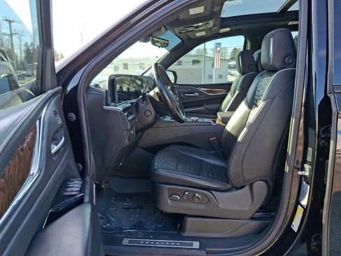 Used 2021 Cadillac Escalade ESV Sport Platinum w/ LPO, ONYX Package image 17