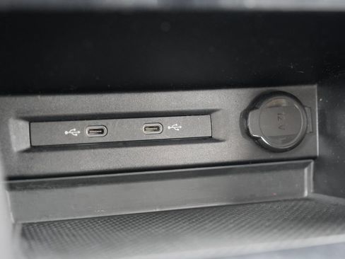 Used 2025 Volkswagen Taos S AWD/4WD image 33