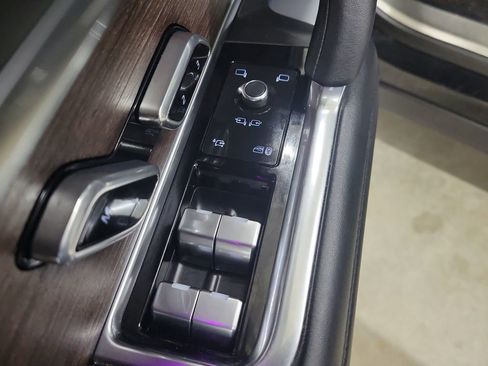 Used 2023 Land Rover Range Rover SE image 21