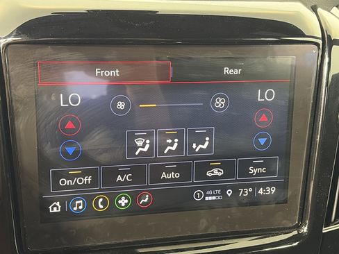 Used 2023 Chevrolet Traverse LT w/ Rear Camera Mirror Package AWD/4WD image 23