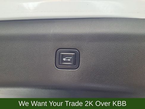 Used 2023 Buick Enclave Essence w/ Experience Buick Package image 32