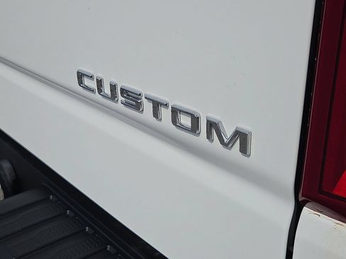 Used 2020 Chevrolet Silverado 1500 Custom w/ Custom Value Package RWD image 16