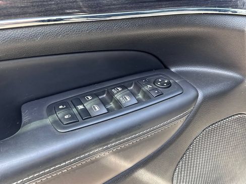 Used 2020 Jeep Grand Cherokee Overland AWD/4WD image 10