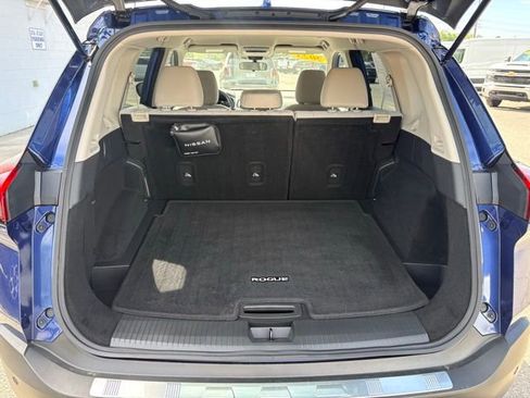 Used 2023 Nissan Rogue SV AWD/4WD image 31