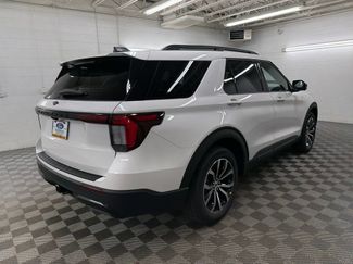 New 2026 Ford Explorer ST-Line RWD video 3