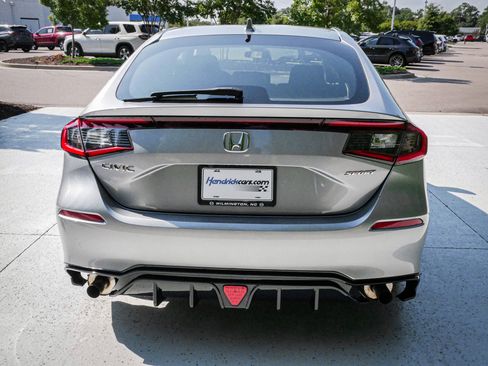 Used 2022 Honda Civic Sport image 9