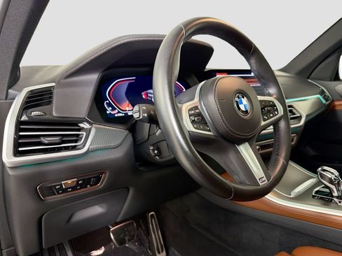 Used 2022 BMW X5 sDrive40i w/ M Sport Package RWD image 9