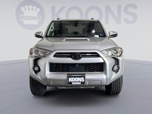 Used 2022 Toyota 4Runner TRD Off-Road Premium w/ TRD Black Wheel Package (TMS) AWD/4WD image 11