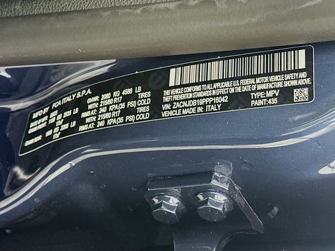 Used 2023 Jeep Renegade Latitude image 12