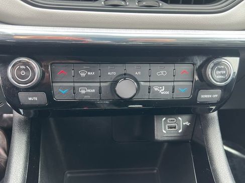 Used 2022 Jeep Compass Limited w/ Sun and Sound Group image 15