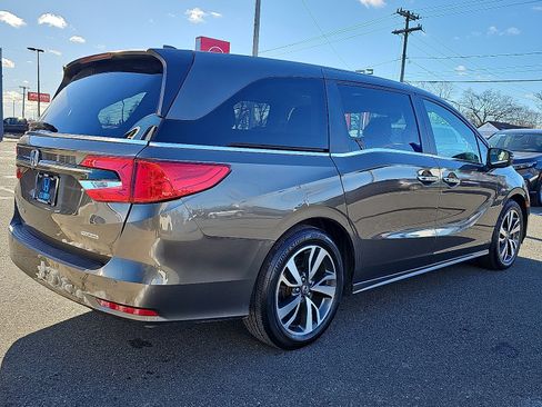 Used 2023 Honda Odyssey Touring image 4