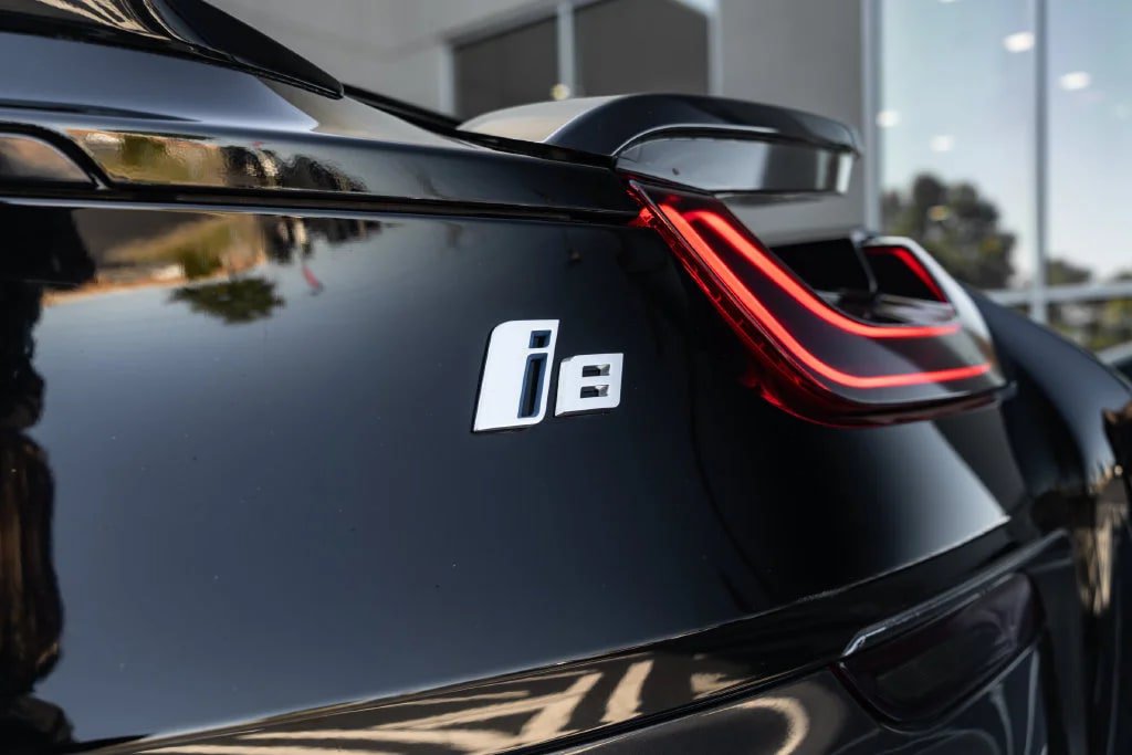 Used 2019 BMW i8 Roadster AWD/4WD image 17