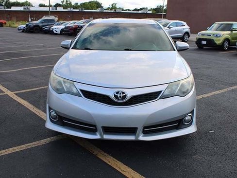 Used 2013 Toyota Camry SE w/ Leather Pkg FWD image 3