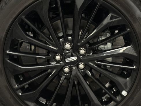 Certified 2025 Lincoln Corsair AWD w/ Equipment Group 101A image 5