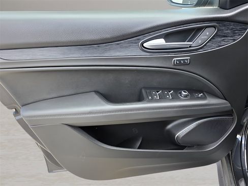 Used 2022 Alfa Romeo Stelvio Sprint image 18