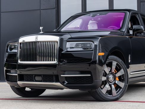 Used 2024 Rolls-Royce Cullinan image 6